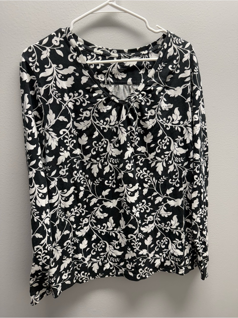 Sonoma Black & White Floral Long-Sleeve Top
